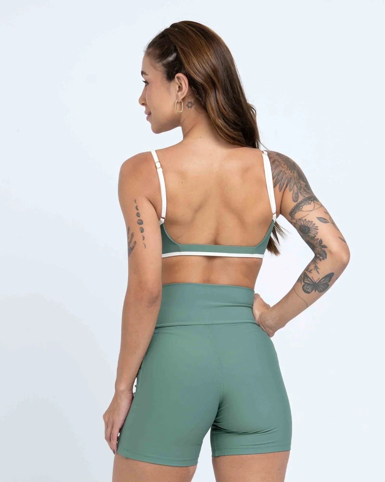 Short Fitness Bike Verde Eucalipto sem costura frontal