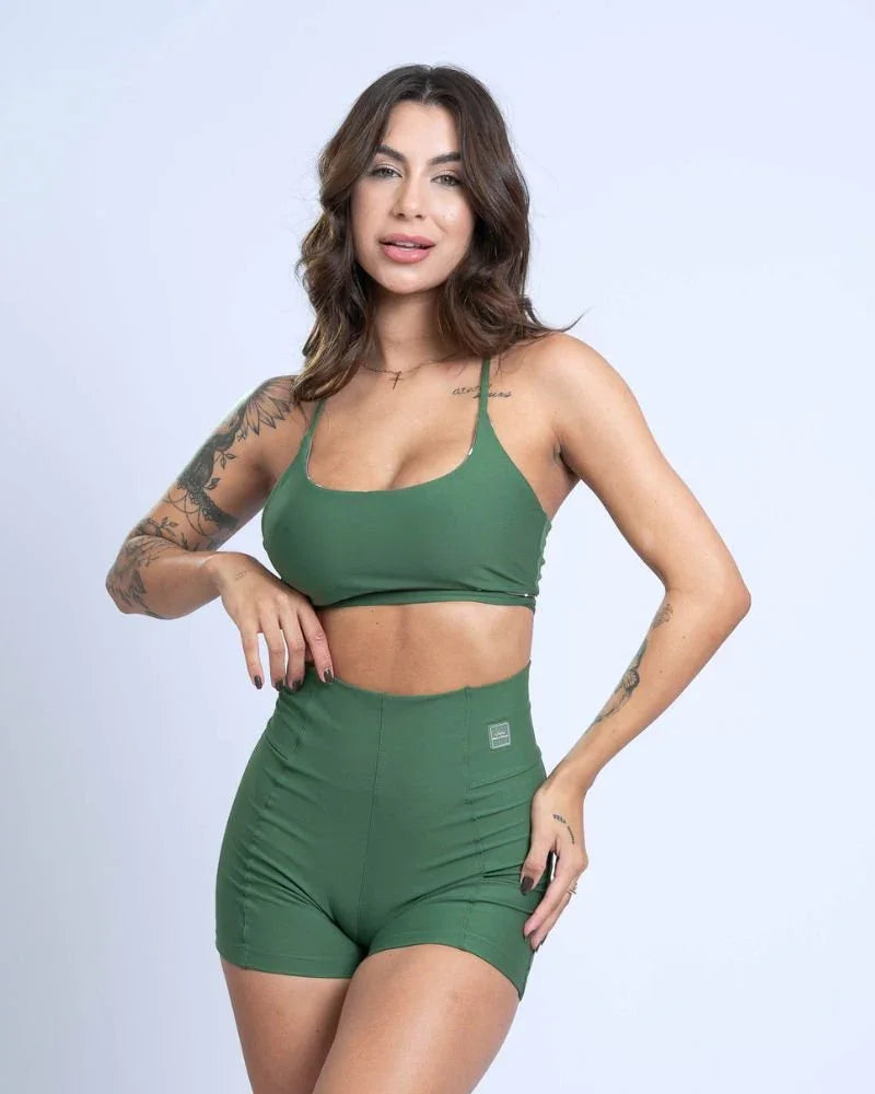 Short fitness Classic Verde Militar com compressão e sem empina bumbum