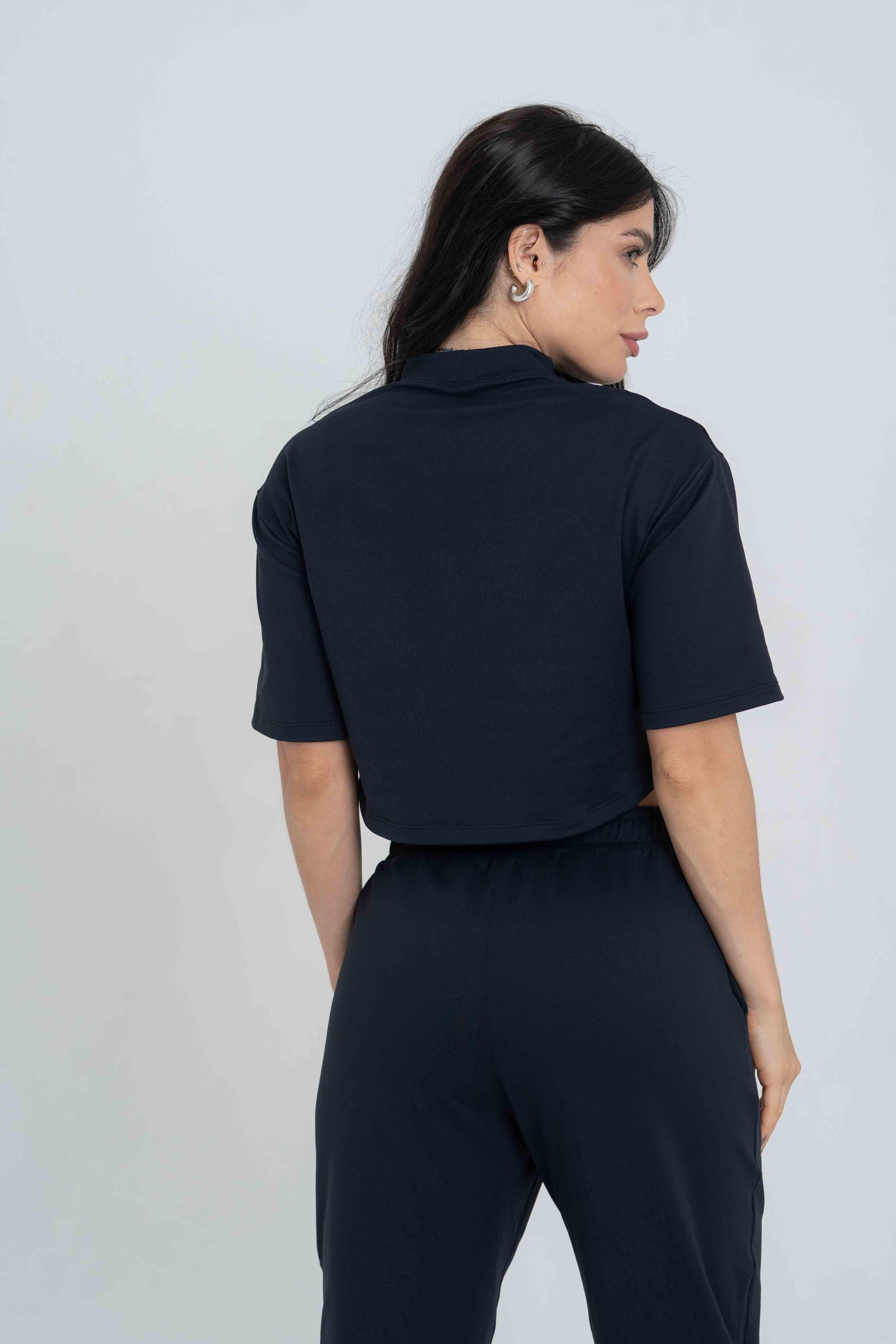 Dueto de Cropped Mach Preto com Luna