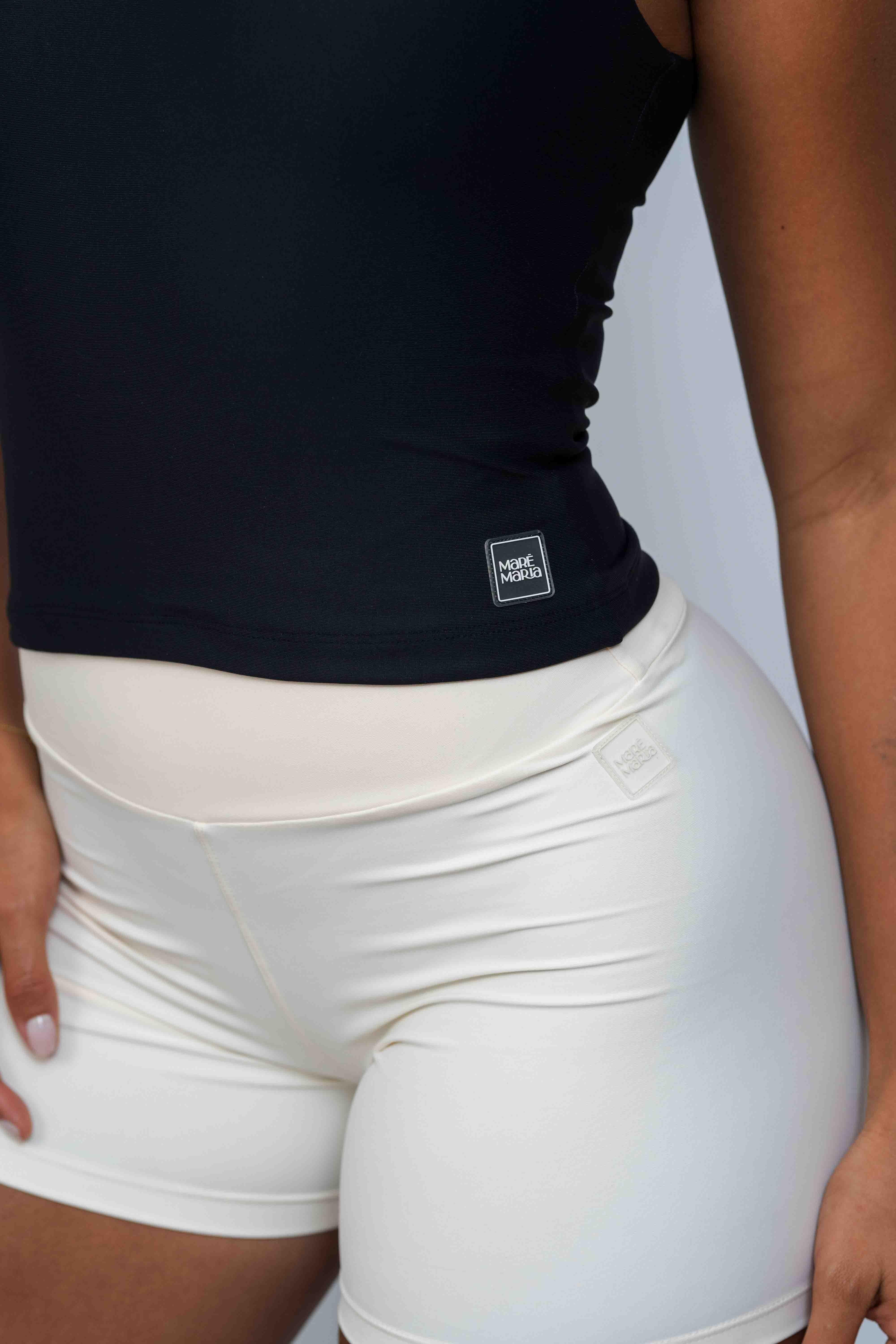 Short Fitness Move Off White empina bumbum