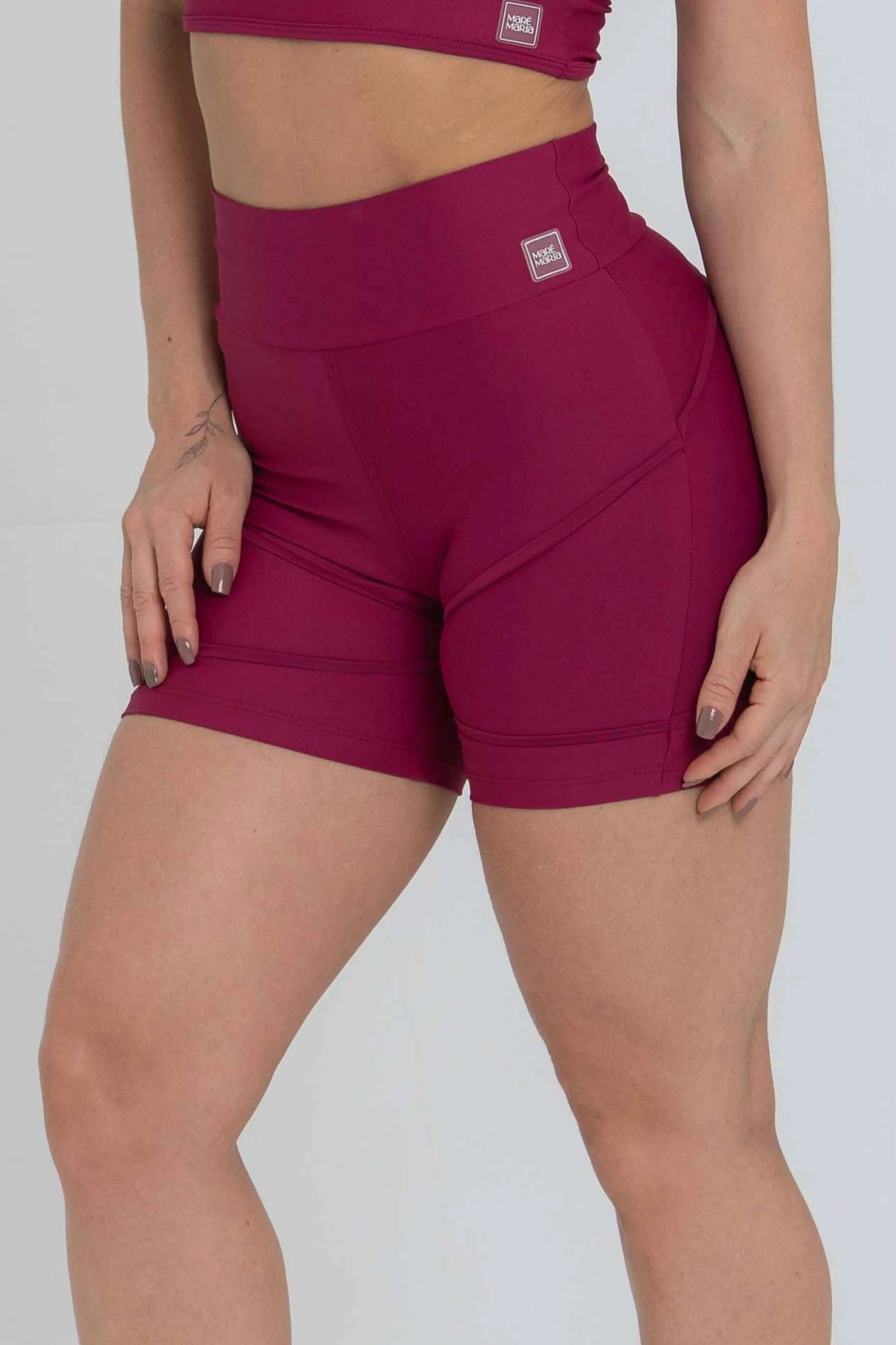 Short Fitness Curve Rouge sem empina bumbum