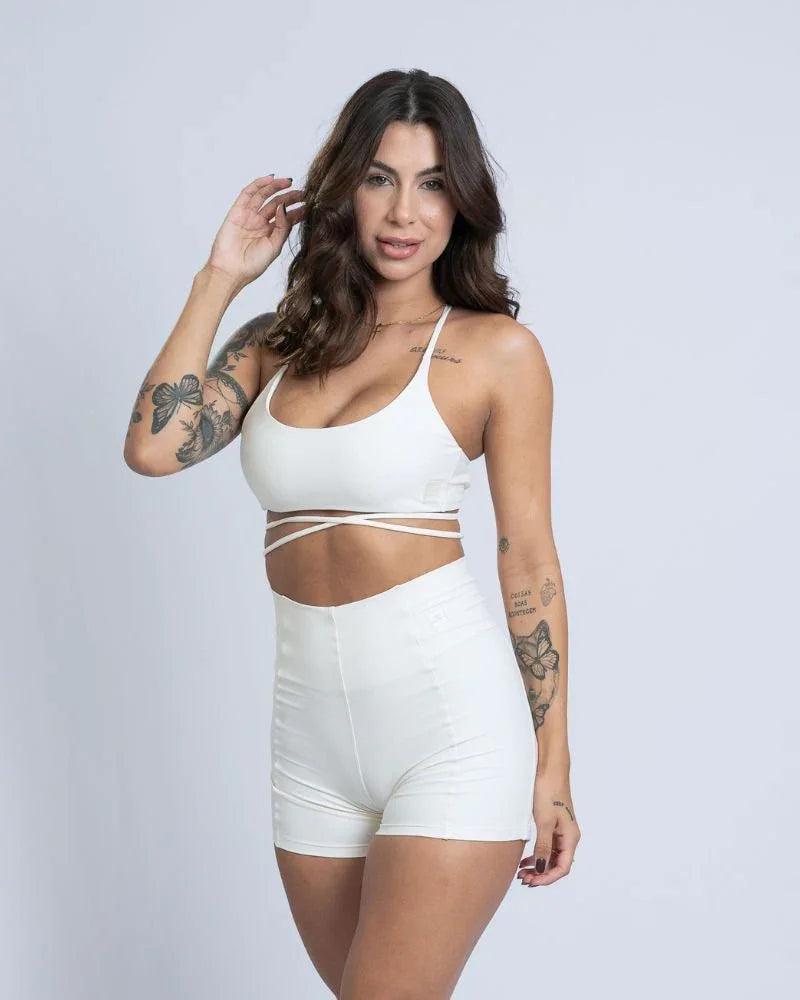Short fitness Classic Off White com compressão e sem empina bumbum