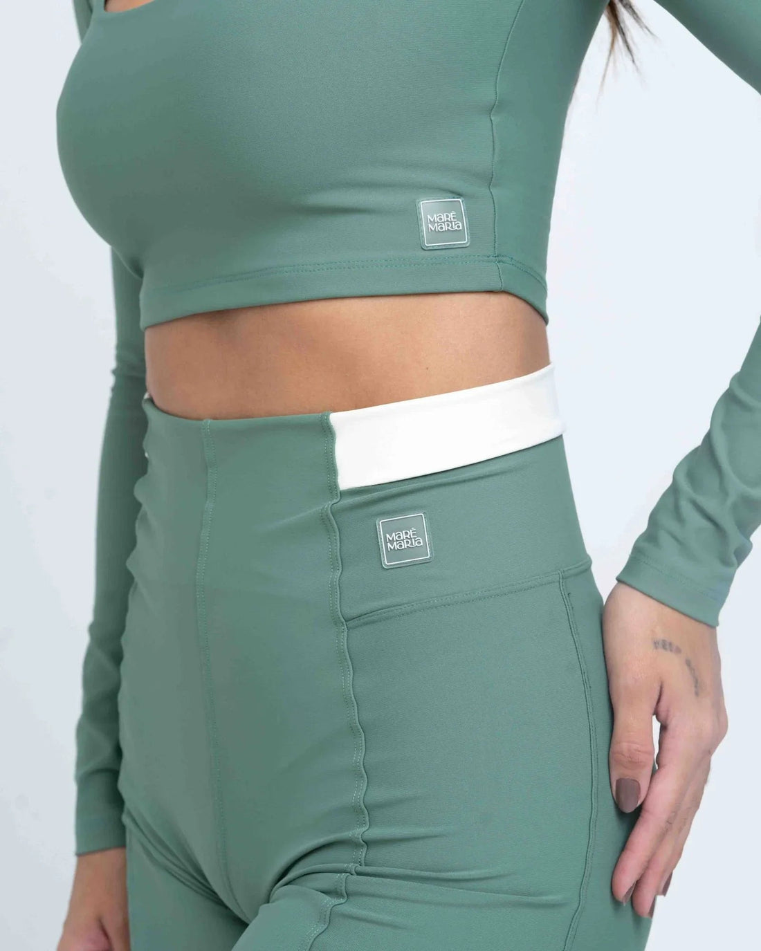 Short Classic Duo Verde Eucalipto com Off White compressão