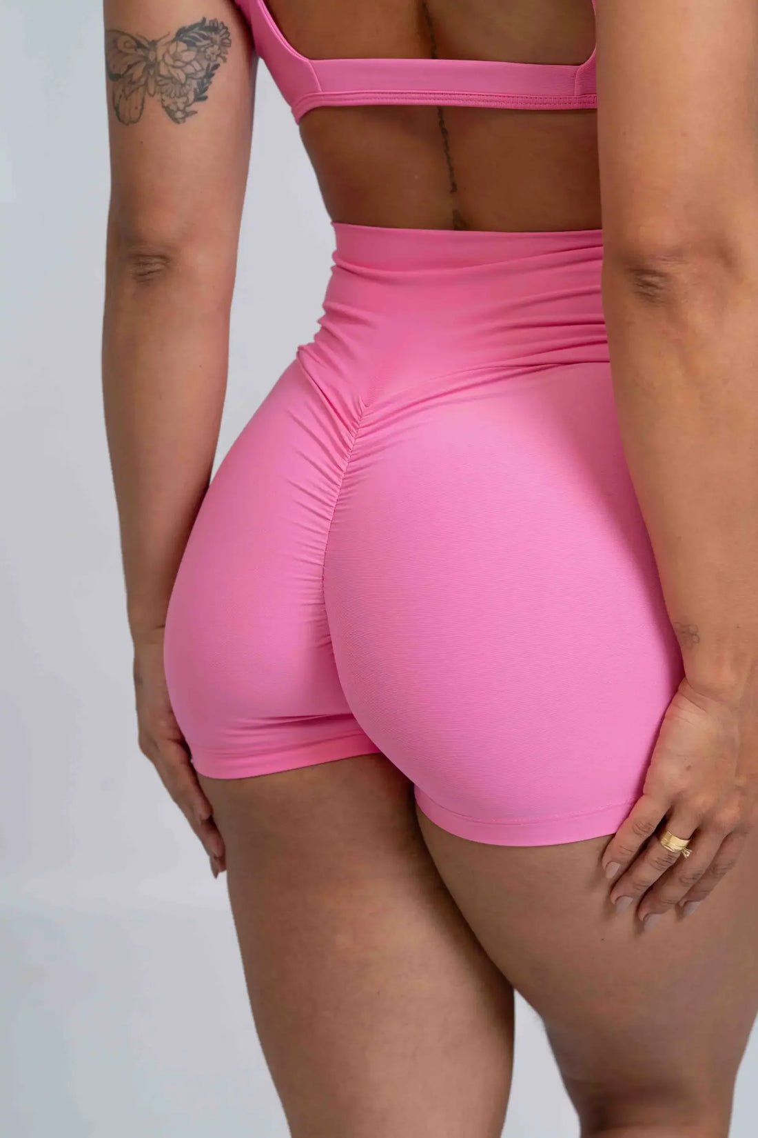 Short Fitness Slim Rosa Malibu com empina