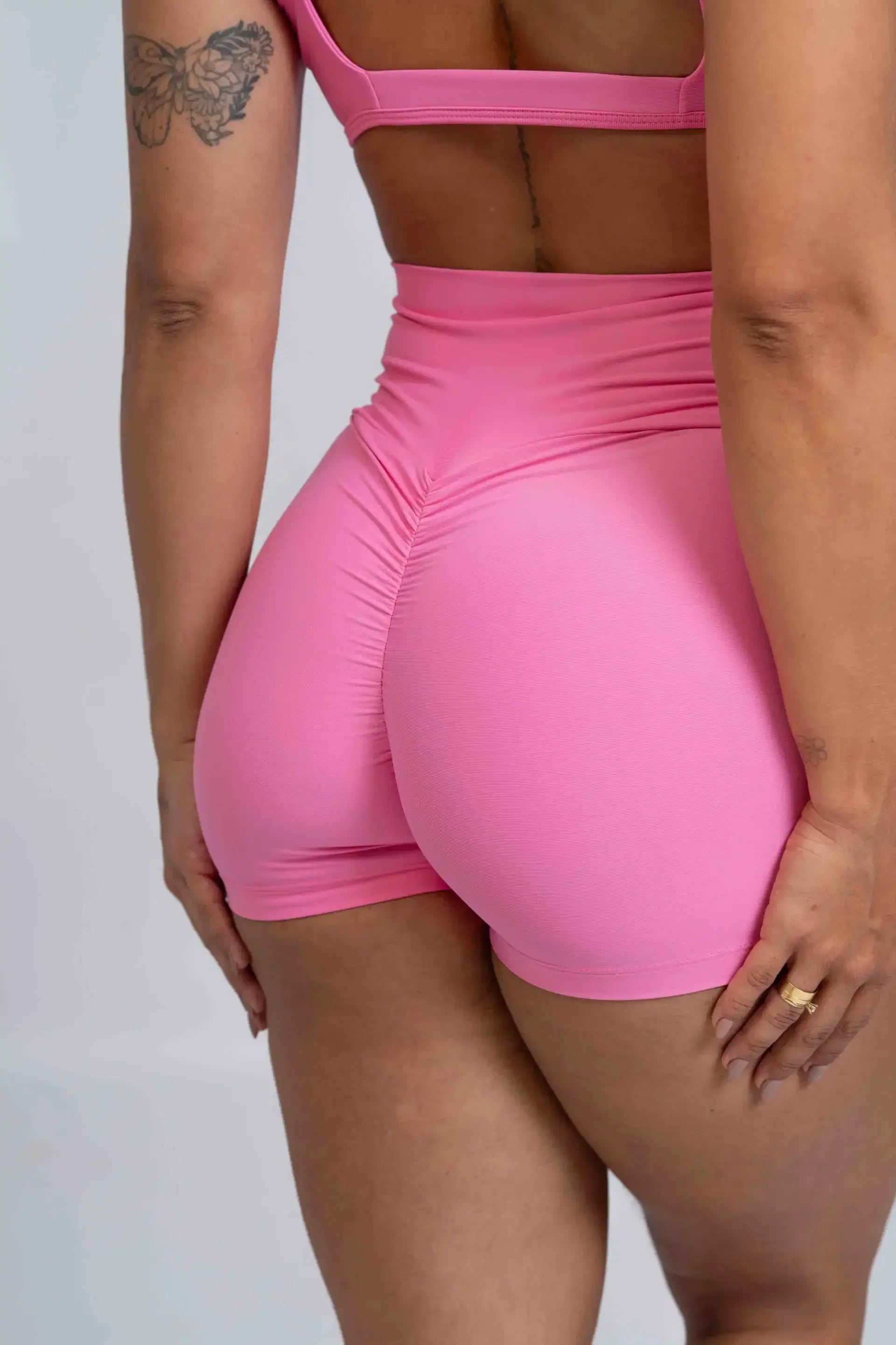 Short Fitness Slim Rosa Malibu com empina