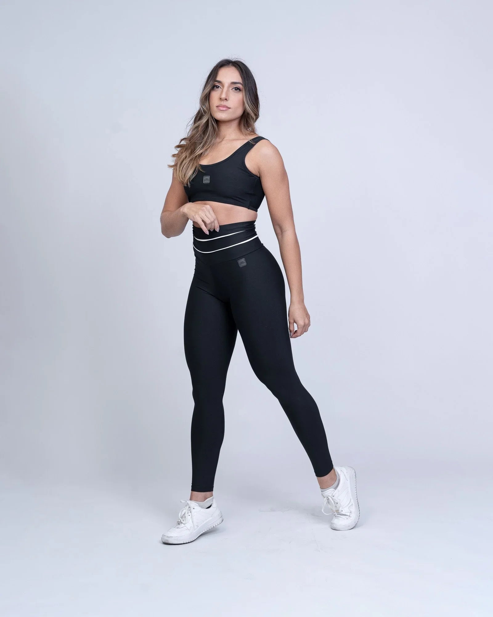 Calça Legging fitness Corrida Preta compressão e Vivo Off S/empina bumbum