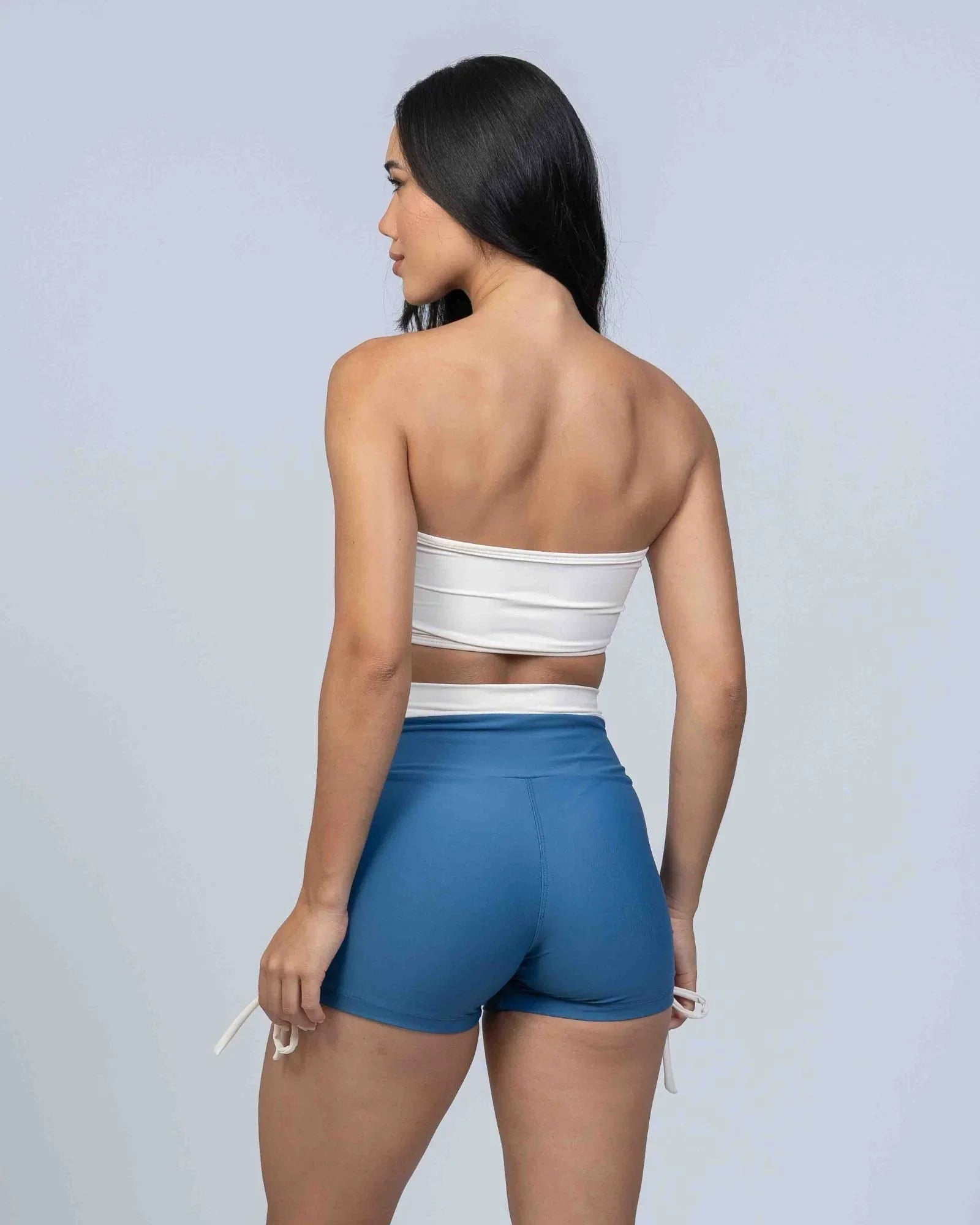 Short Smile Duo Azul Sereia com Off White S/empina