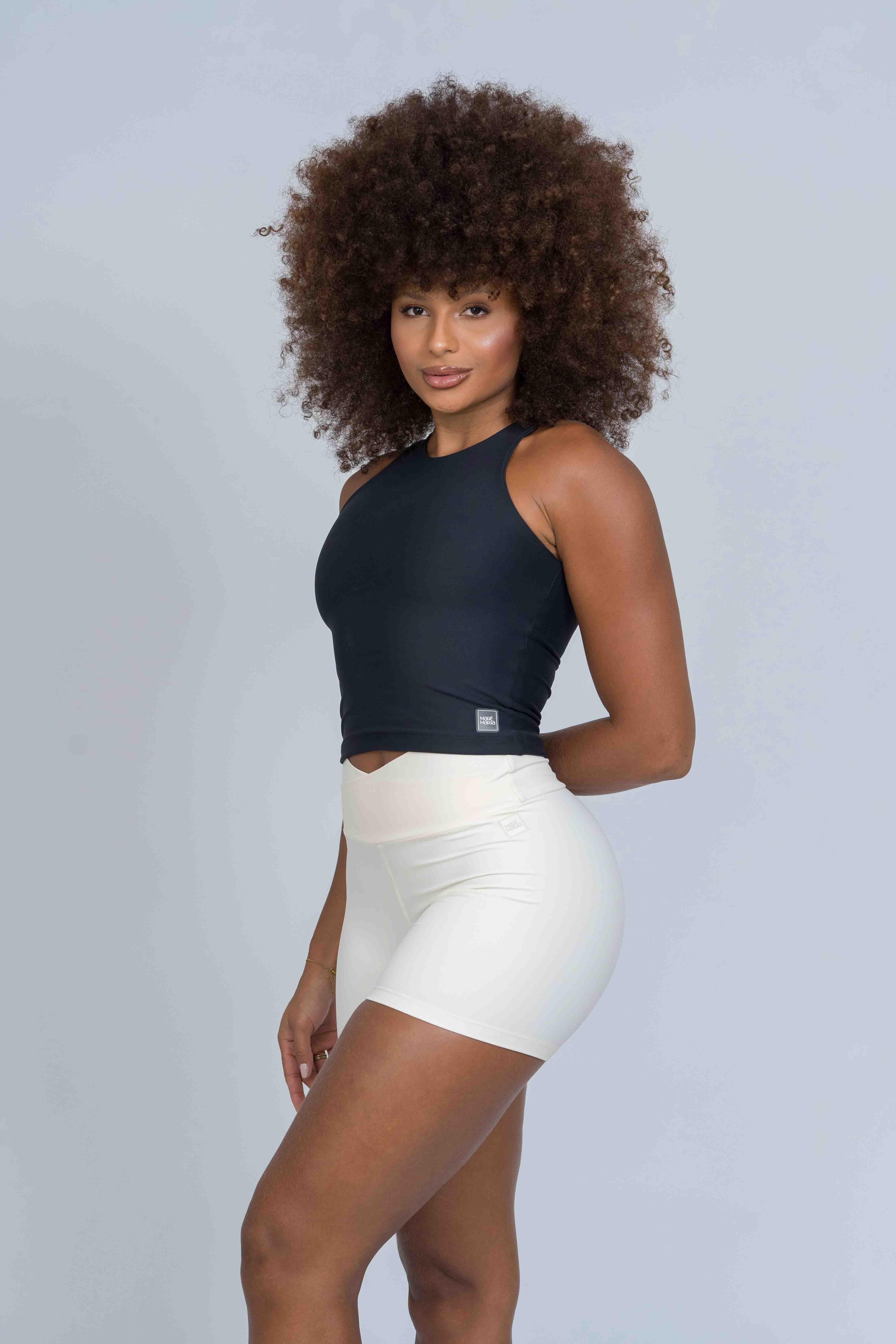Short Fitness Move Off White empina bumbum