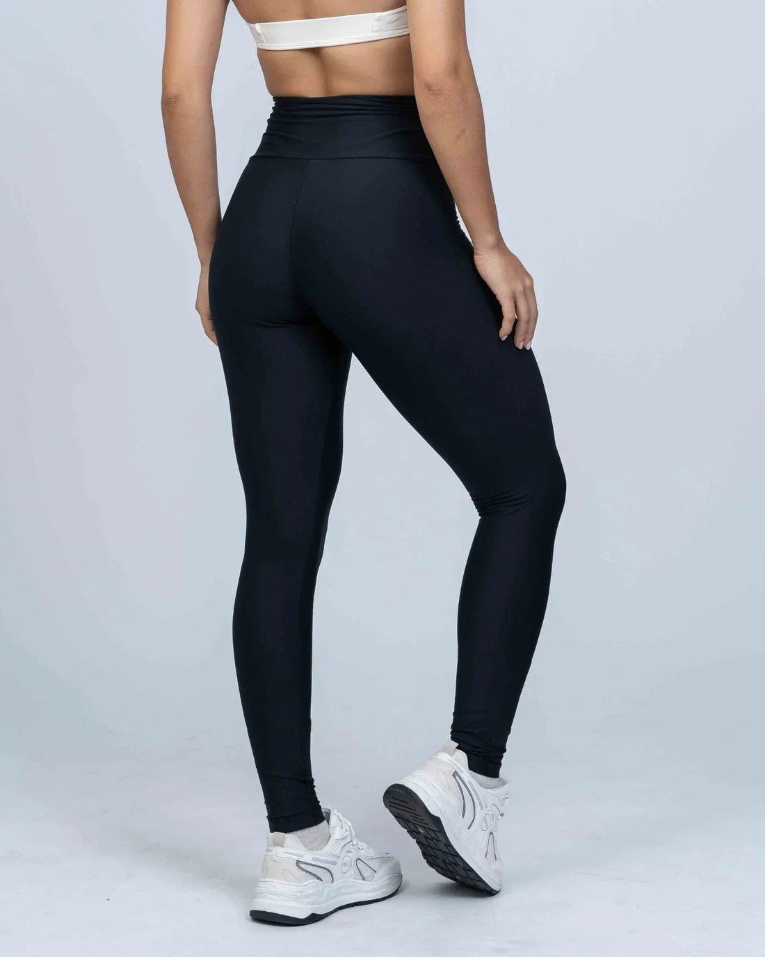 Calça Legging Slim Preta compressão sem empina bumbum