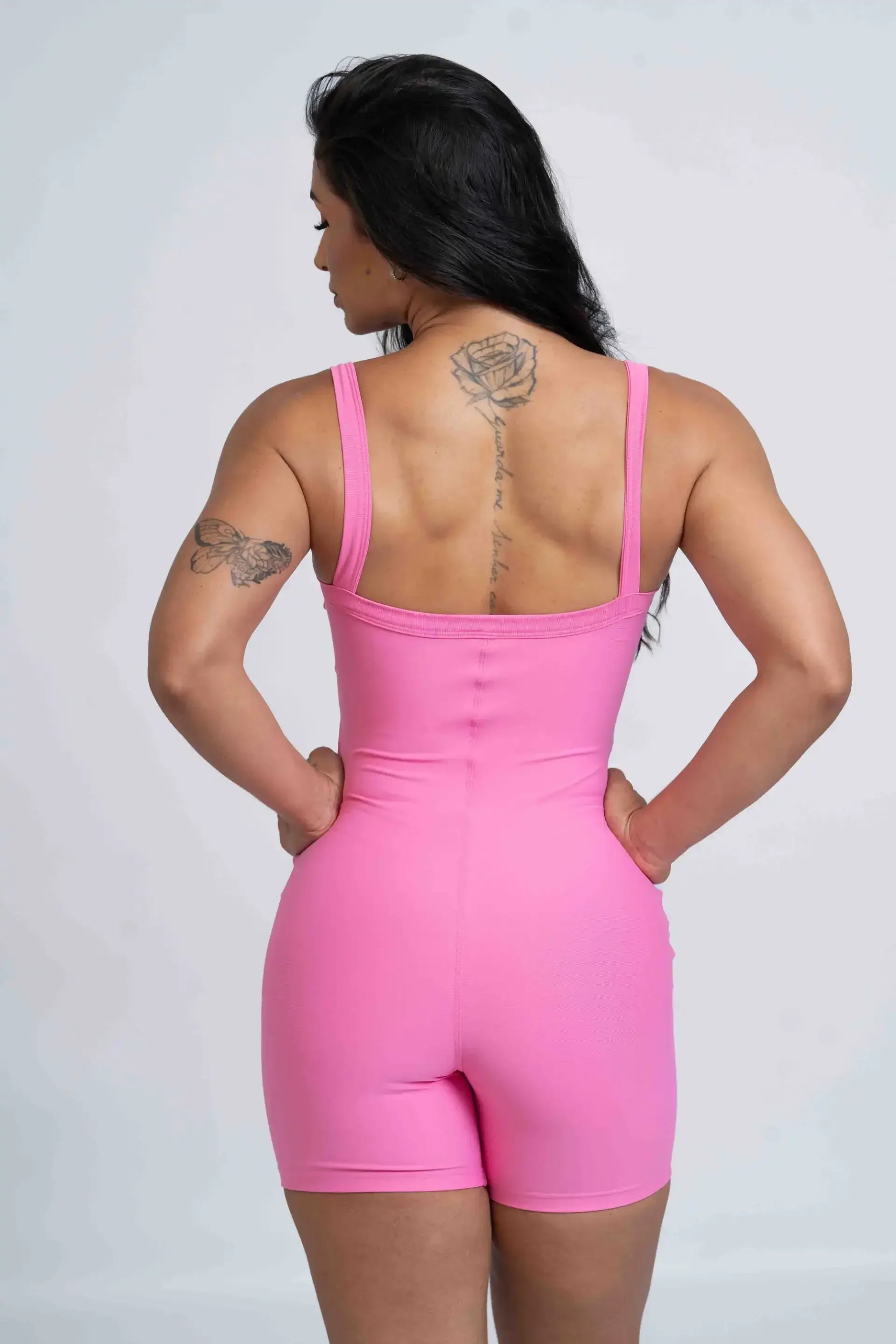 Macaquinho Fitness Flow Rosa Malibu com bolso